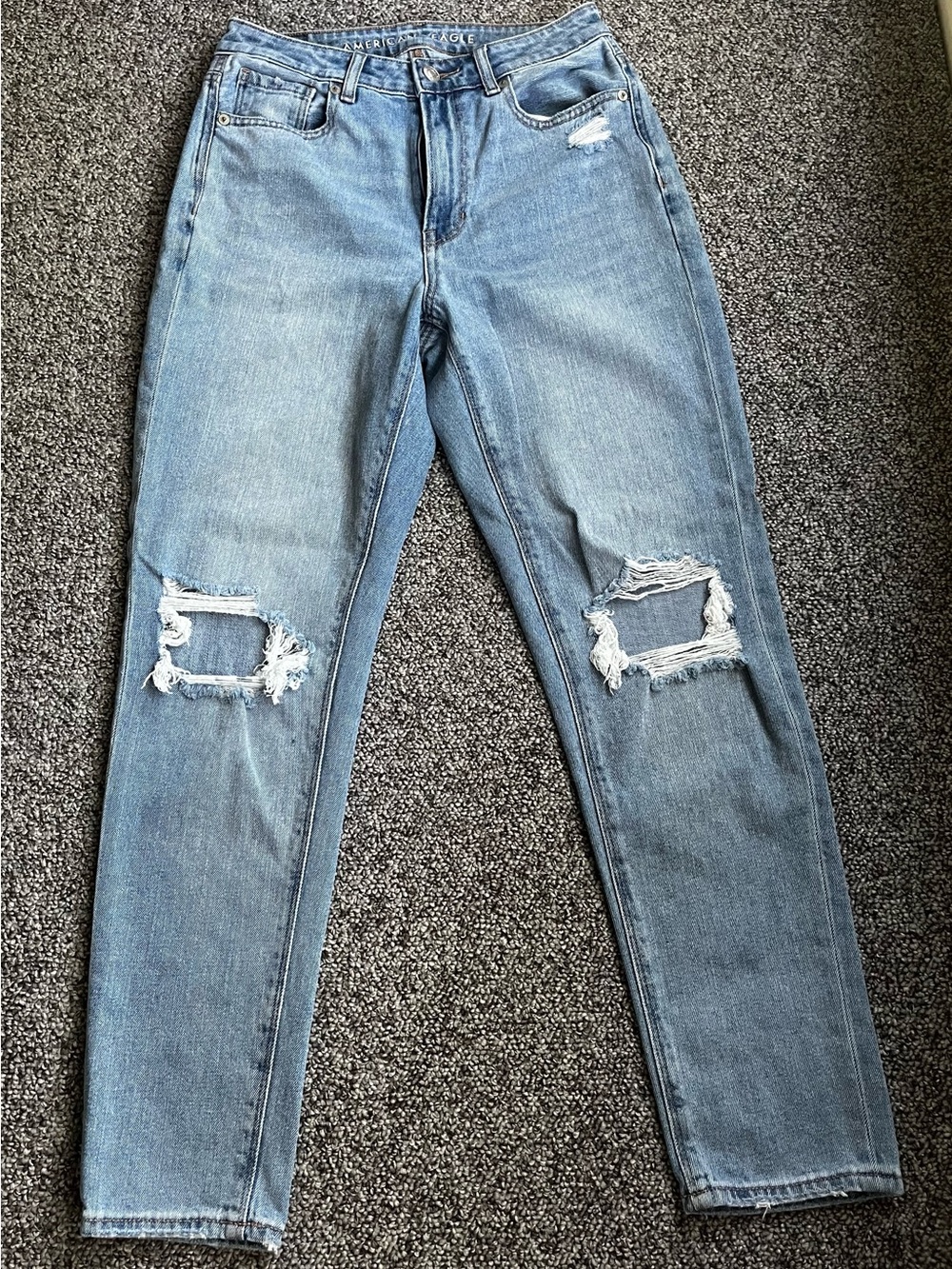American Eagle Outfitters Light Wash Mom Jeans